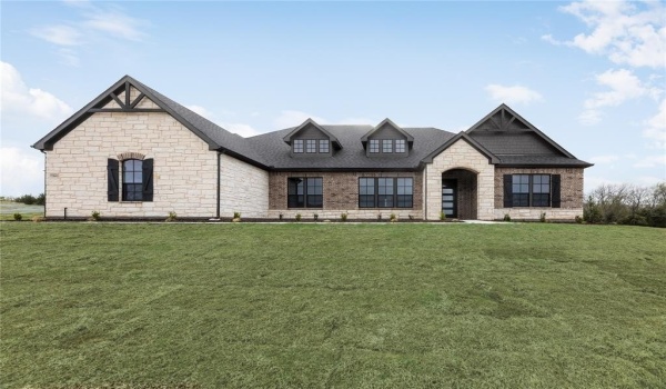 1060 Julian Drive, Van Alstyne, TX 75495, 4 Bedrooms Bedrooms, ,3 BathroomsBathrooms,Residential,For Sale,1060 Julian Drive,20900119