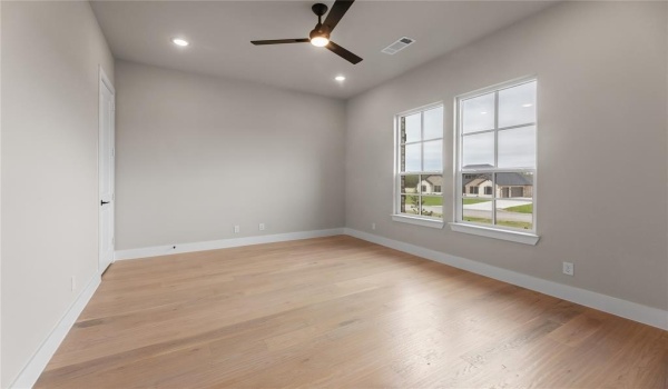 1060 Julian Drive, Van Alstyne, TX 75495, 4 Bedrooms Bedrooms, ,3 BathroomsBathrooms,Residential,For Sale,1060 Julian Drive,20900119