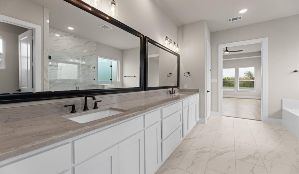 1060 Julian Drive, Van Alstyne, TX 75495, 4 Bedrooms Bedrooms, ,3 BathroomsBathrooms,Residential,For Sale,1060 Julian Drive,20900119