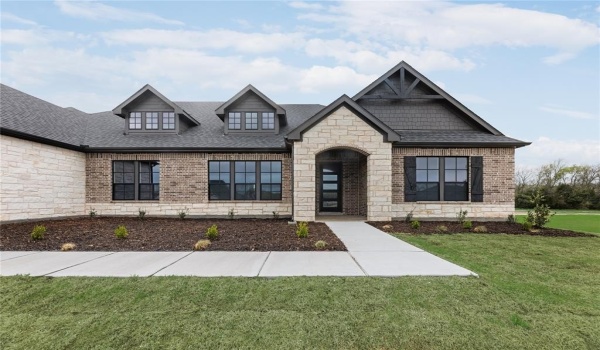 1060 Julian Drive, Van Alstyne, TX 75495, 4 Bedrooms Bedrooms, ,3 BathroomsBathrooms,Residential,For Sale,1060 Julian Drive,20900119