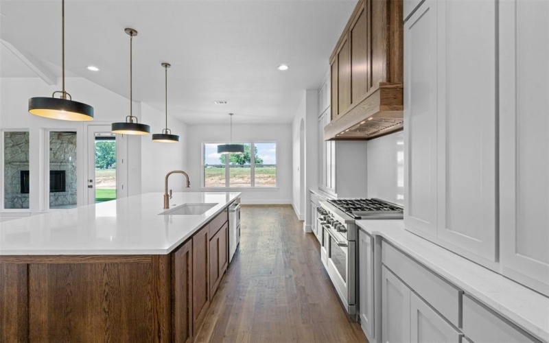 560 Royal Santana Run, Weatherford, TX 76087, 4 Bedrooms Bedrooms, ,3 BathroomsBathrooms,Residential,For Sale,560 Royal Santana Run,20898653