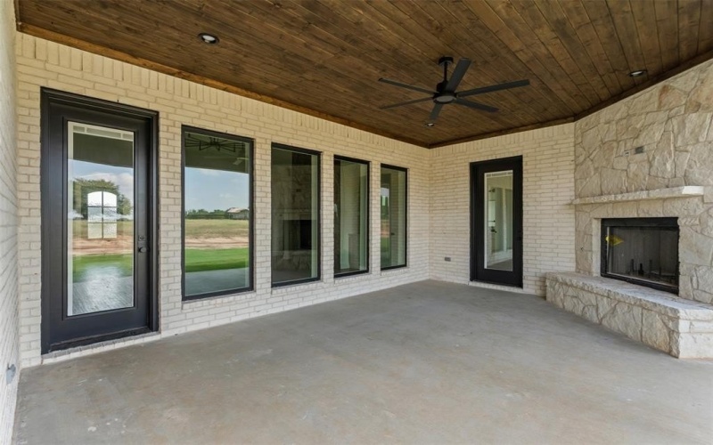 560 Royal Santana Run, Weatherford, TX 76087, 4 Bedrooms Bedrooms, ,3 BathroomsBathrooms,Residential,For Sale,560 Royal Santana Run,20898653