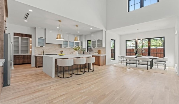 3228 Townsend Drive, Dallas, TX 75229, 5 Bedrooms Bedrooms, ,6 BathroomsBathrooms,Residential,For Sale,3228 Townsend Drive,20898699