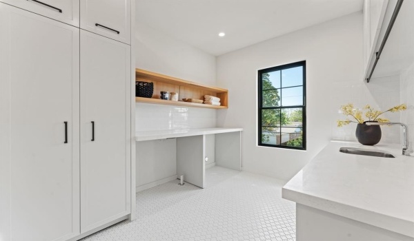 3228 Townsend Drive, Dallas, TX 75229, 5 Bedrooms Bedrooms, ,6 BathroomsBathrooms,Residential,For Sale,3228 Townsend Drive,20898699