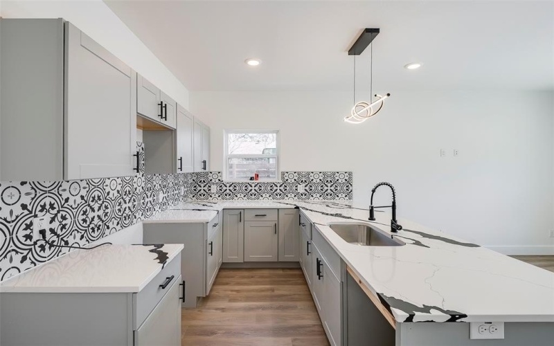 4739 Nome, Dallas, TX 75216, 4 Habitaciones Habitaciones , ,2 BañosBaños,Residential,En Venta,4739 Nome,20898910