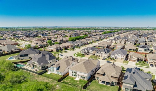 1725 Frisco Hills Boulevard, Little Elm, TX 75068, 5 Bedrooms Bedrooms, ,5 BathroomsBathrooms,Residential,For Sale,1725 Frisco Hills Boulevard,20899087