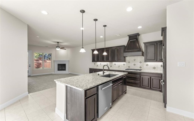3609 Long Branch Boulevard, Rowlett, TX 75088, 3 Bedrooms Bedrooms, ,2 BathroomsBathrooms,Residential,For Sale,3609 Long Branch Boulevard,20899392