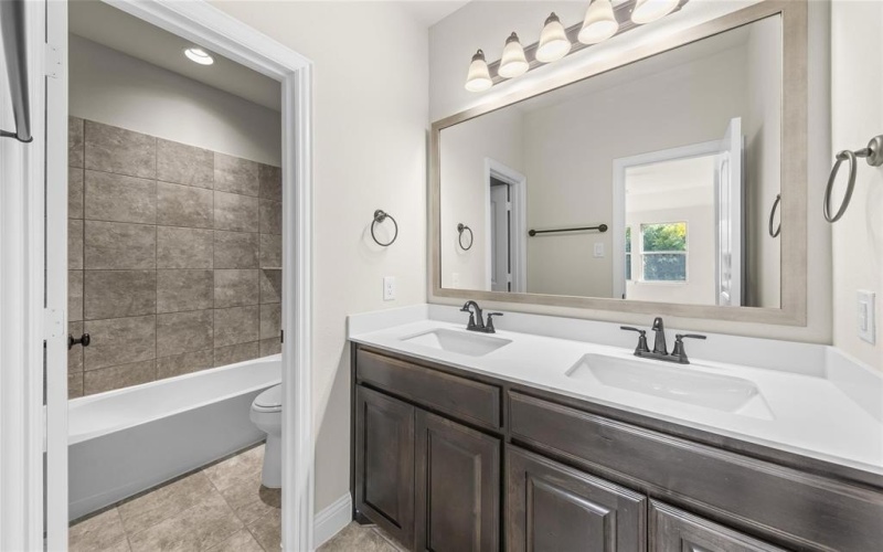 3609 Long Branch Boulevard, Rowlett, TX 75088, 3 Bedrooms Bedrooms, ,2 BathroomsBathrooms,Residential,For Sale,3609 Long Branch Boulevard,20899392