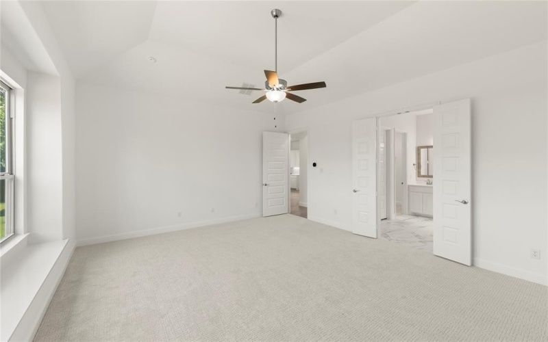 3811 Lochwood Drive, Rowlett, TX 75088, 5 Bedrooms Bedrooms, ,5 BathroomsBathrooms,Residential,For Sale,3811 Lochwood Drive,20899452