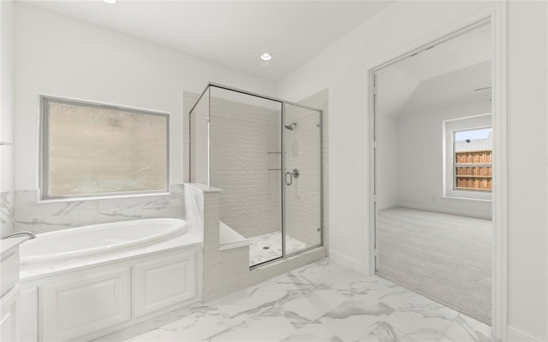 3811 Lochwood Drive, Rowlett, TX 75088, 5 Bedrooms Bedrooms, ,5 BathroomsBathrooms,Residential,For Sale,3811 Lochwood Drive,20899452
