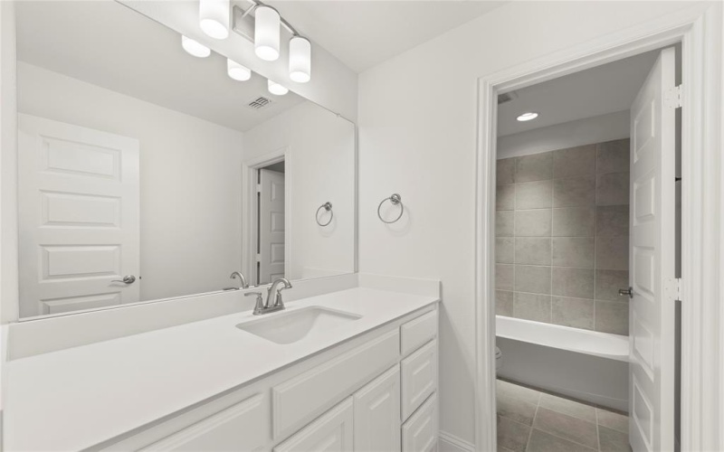 3811 Lochwood Drive, Rowlett, TX 75088, 5 Bedrooms Bedrooms, ,5 BathroomsBathrooms,Residential,For Sale,3811 Lochwood Drive,20899452