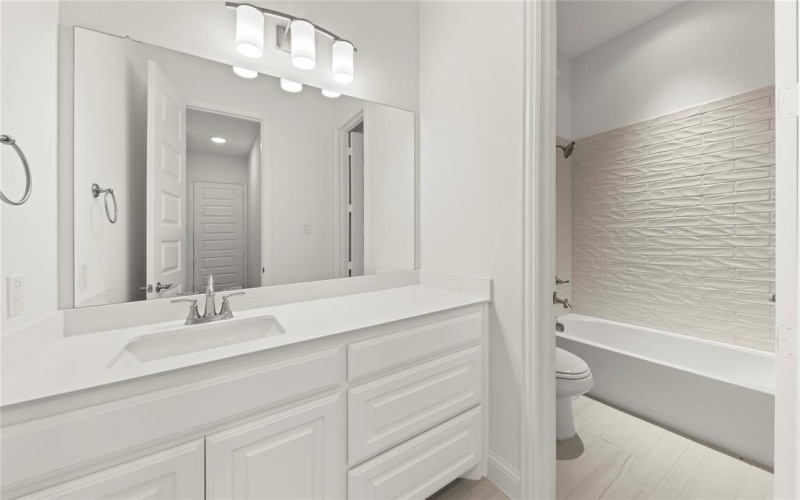 3811 Lochwood Drive, Rowlett, TX 75088, 5 Bedrooms Bedrooms, ,5 BathroomsBathrooms,Residential,For Sale,3811 Lochwood Drive,20899452