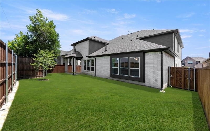 3811 Lochwood Drive, Rowlett, TX 75088, 5 Bedrooms Bedrooms, ,5 BathroomsBathrooms,Residential,For Sale,3811 Lochwood Drive,20899452
