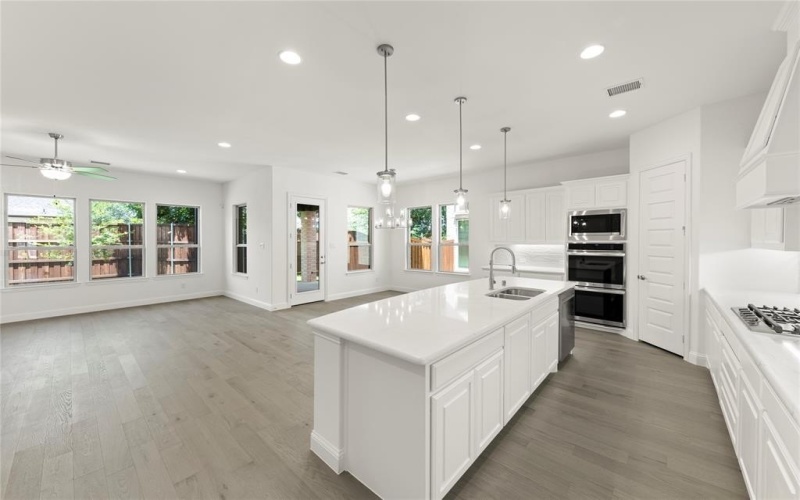 3811 Lochwood Drive, Rowlett, TX 75088, 5 Bedrooms Bedrooms, ,5 BathroomsBathrooms,Residential,For Sale,3811 Lochwood Drive,20899452
