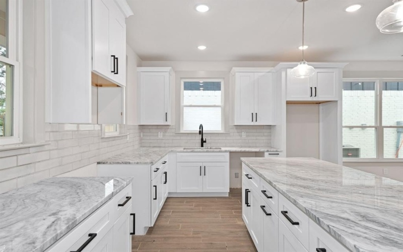 5639 Barkridge Drive, Granbury, TX 76048, 3 Bedrooms Bedrooms, ,2 BathroomsBathrooms,Residential,For Sale,5639 Barkridge Drive,20899532