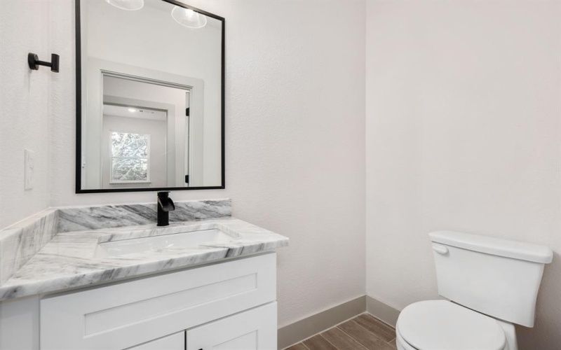5639 Barkridge Drive, Granbury, TX 76048, 3 Bedrooms Bedrooms, ,2 BathroomsBathrooms,Residential,For Sale,5639 Barkridge Drive,20899532