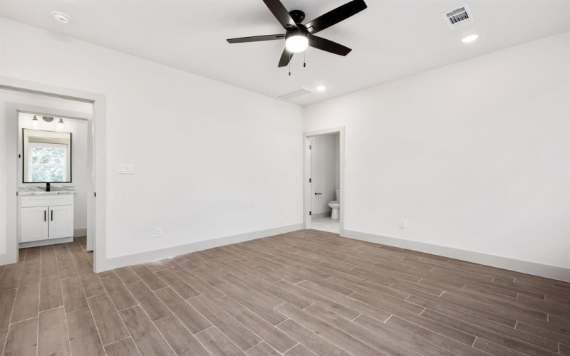 5639 Barkridge Drive, Granbury, TX 76048, 3 Bedrooms Bedrooms, ,2 BathroomsBathrooms,Residential,For Sale,5639 Barkridge Drive,20899532
