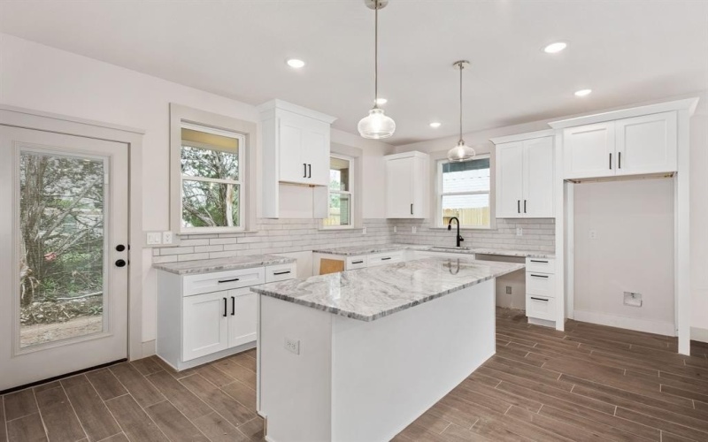 5639 Barkridge Drive, Granbury, TX 76048, 3 Bedrooms Bedrooms, ,2 BathroomsBathrooms,Residential,For Sale,5639 Barkridge Drive,20899532