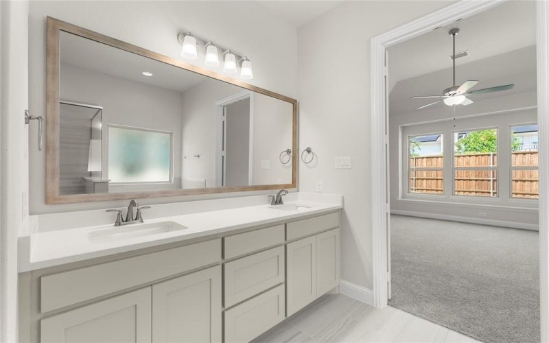 3907 Lochwood Drive, Rowlett, TX 75088, 5 Bedrooms Bedrooms, ,5 BathroomsBathrooms,Residential,For Sale,3907 Lochwood Drive,20899608