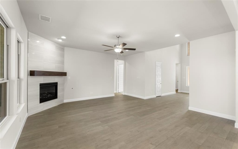 3907 Lochwood Drive, Rowlett, TX 75088, 5 Bedrooms Bedrooms, ,5 BathroomsBathrooms,Residential,For Sale,3907 Lochwood Drive,20899608
