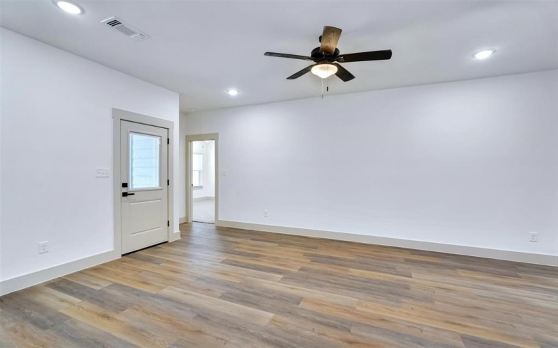 425 E Munson Street, Denison, TX 75021, 3 Habitaciones Habitaciones , ,2 BañosBaños,Residential,En Venta,425 E Munson Street,20899907