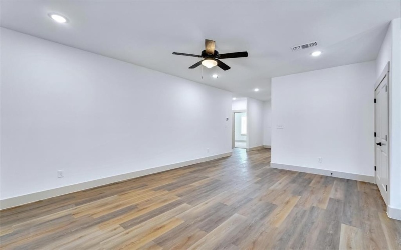 425 E Munson Street, Denison, TX 75021, 3 Habitaciones Habitaciones , ,2 BañosBaños,Residential,En Venta,425 E Munson Street,20899907