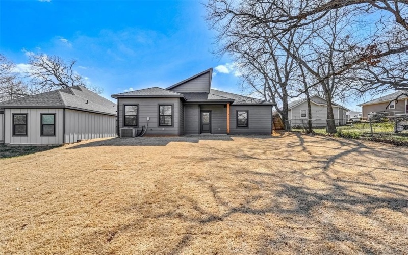 425 E Munson Street, Denison, TX 75021, 3 Habitaciones Habitaciones , ,2 BañosBaños,Residential,En Venta,425 E Munson Street,20899907