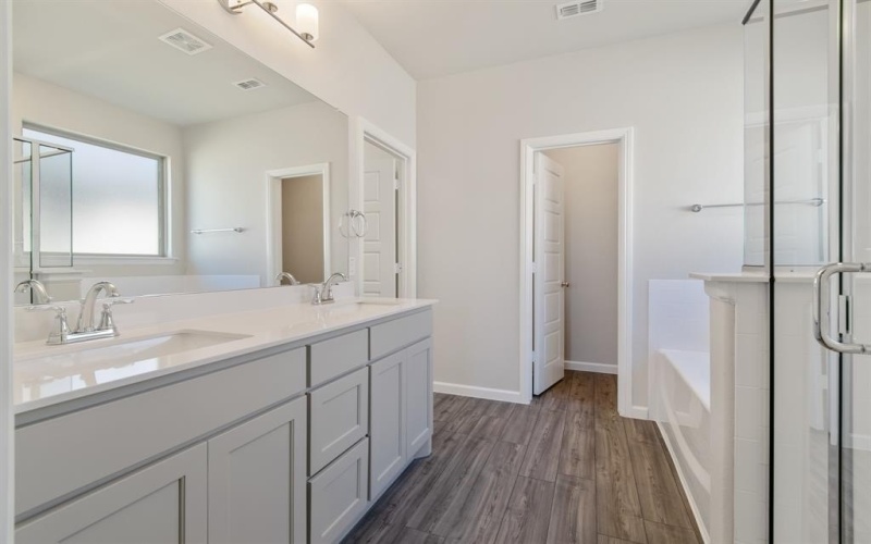 6041 Silverstein Street, Fort Worth, TX 76126, 5 Habitaciones Habitaciones , ,5 BañosBaños,Residential,En Venta,6041 Silverstein Street,20902135