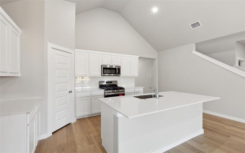 6021 Silverstein Street, Fort Worth, TX 76126, 4 Bedrooms Bedrooms, ,3 BathroomsBathrooms,Residential,For Sale,6021 Silverstein Street,20902140