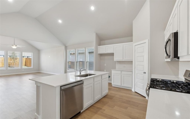 6021 Silverstein Street, Fort Worth, TX 76126, 4 Bedrooms Bedrooms, ,3 BathroomsBathrooms,Residential,For Sale,6021 Silverstein Street,20902140