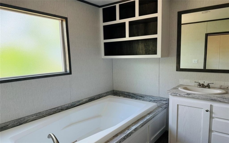 3425 Evergreen Drive, Granbury, TX 76048, 3 Bedrooms Bedrooms, ,2 BathroomsBathrooms,Residential,For Sale,3425 Evergreen Drive,20900601