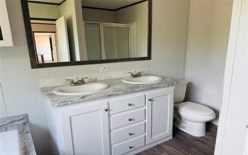 3425 Evergreen Drive, Granbury, TX 76048, 3 Bedrooms Bedrooms, ,2 BathroomsBathrooms,Residential,For Sale,3425 Evergreen Drive,20900601