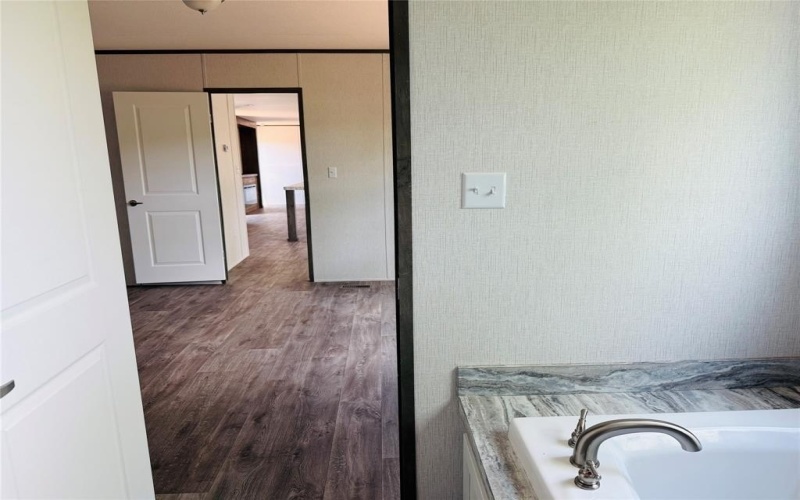 3425 Evergreen Drive, Granbury, TX 76048, 3 Bedrooms Bedrooms, ,2 BathroomsBathrooms,Residential,For Sale,3425 Evergreen Drive,20900601