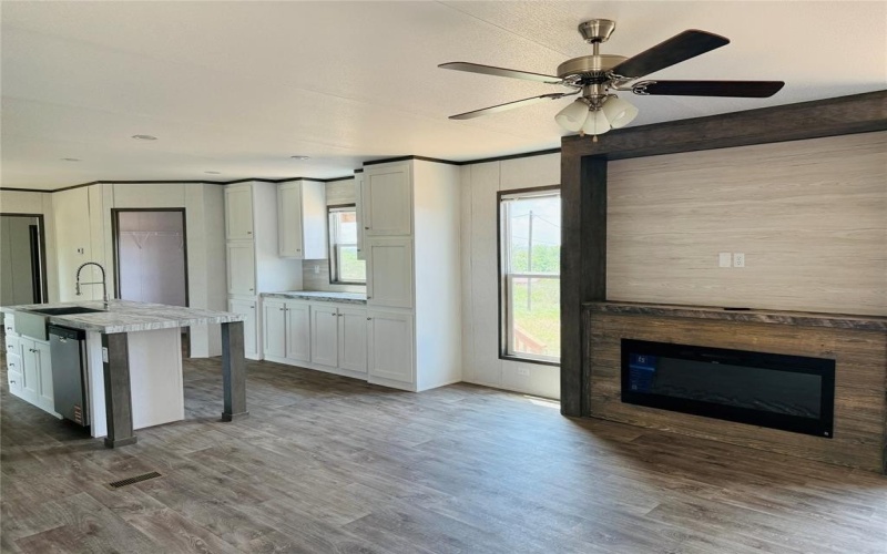 3425 Evergreen Drive, Granbury, TX 76048, 3 Bedrooms Bedrooms, ,2 BathroomsBathrooms,Residential,For Sale,3425 Evergreen Drive,20900601