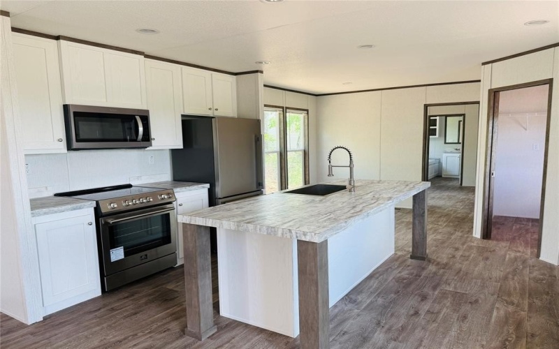 3425 Evergreen Drive, Granbury, TX 76048, 3 Bedrooms Bedrooms, ,2 BathroomsBathrooms,Residential,For Sale,3425 Evergreen Drive,20900601