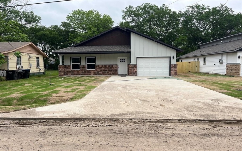 823 Edgar Street, Greenville, TX 75401, 3 Bedrooms Bedrooms, ,2 BathroomsBathrooms,Residential,For Sale,823 Edgar Street,20900655