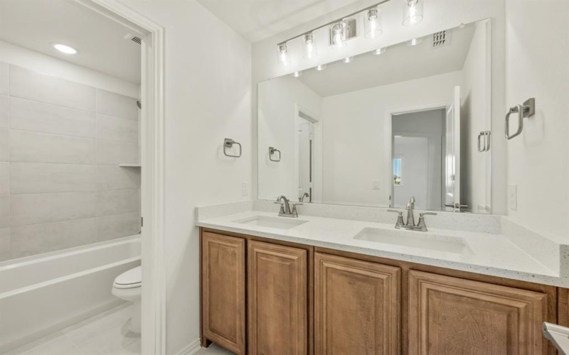 16420 Boston Ivy Drive, Fort Worth, TX 76247, 4 Habitaciones Habitaciones , ,3 BañosBaños,Residential,En Venta,16420 Boston Ivy Drive,20900913