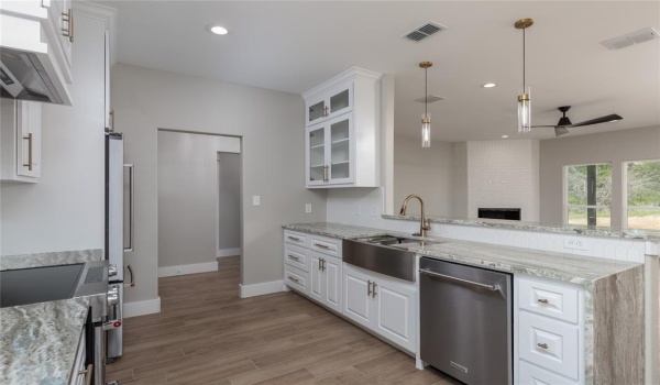 130 Denton Heights Lane, Weatherford, TX 76085, 3 Bedrooms Bedrooms, ,2 BathroomsBathrooms,Residential,For Sale,130 Denton Heights Lane,20901022