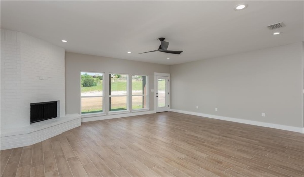 130 Denton Heights Lane, Weatherford, TX 76085, 3 Bedrooms Bedrooms, ,2 BathroomsBathrooms,Residential,For Sale,130 Denton Heights Lane,20901022