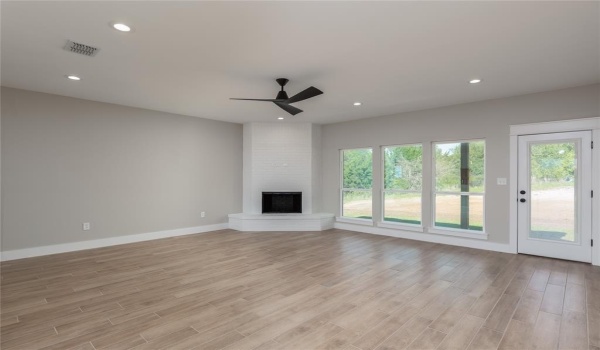 130 Denton Heights Lane, Weatherford, TX 76085, 3 Bedrooms Bedrooms, ,2 BathroomsBathrooms,Residential,For Sale,130 Denton Heights Lane,20901022