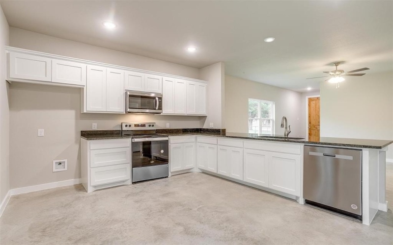 404 Evans Street, Cleburne, TX 76031, 3 Bedrooms Bedrooms, ,2 BathroomsBathrooms,Residential,For Sale,404 Evans Street,20901120