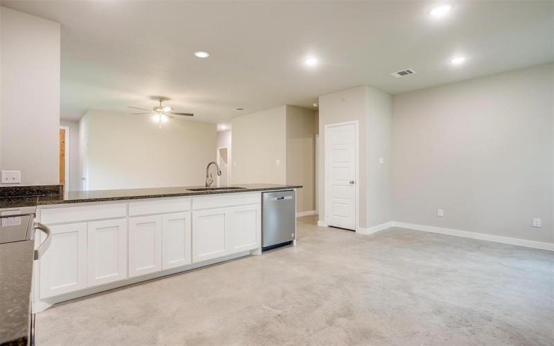 404 Evans Street, Cleburne, TX 76031, 3 Bedrooms Bedrooms, ,2 BathroomsBathrooms,Residential,For Sale,404 Evans Street,20901120