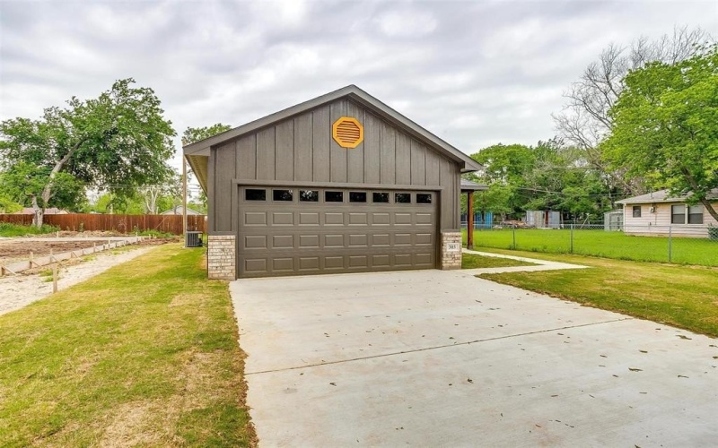 404 Evans Street, Cleburne, TX 76031, 3 Bedrooms Bedrooms, ,2 BathroomsBathrooms,Residential,For Sale,404 Evans Street,20901120