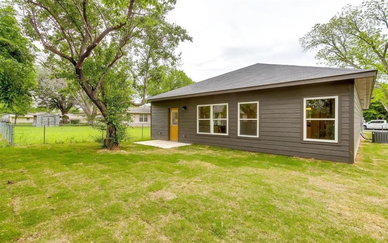 404 Evans Street, Cleburne, TX 76031, 3 Bedrooms Bedrooms, ,2 BathroomsBathrooms,Residential,For Sale,404 Evans Street,20901120