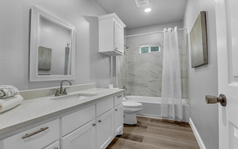 809 Sayle Street, Greenville, TX 75401, 3 Habitaciones Habitaciones , ,2 BañosBaños,Residential,En Venta,809 Sayle Street,20901172