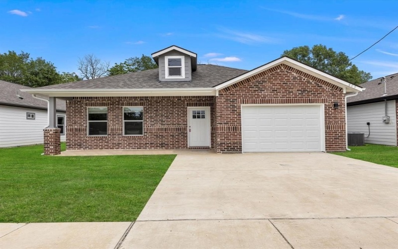 809 Sayle Street, Greenville, TX 75401, 3 Habitaciones Habitaciones , ,2 BañosBaños,Residential,En Venta,809 Sayle Street,20901172
