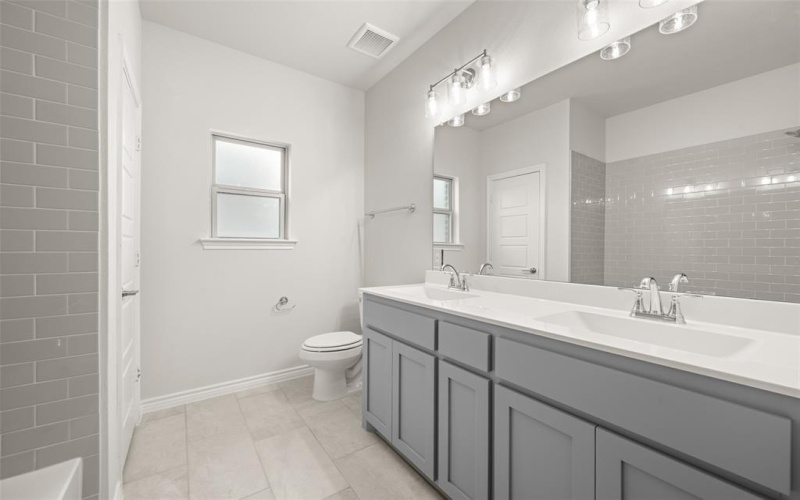 8409 Lavon Lane, Denton, TX 76226, 4 Bedrooms Bedrooms, ,3 BathroomsBathrooms,Residential,For Sale,8409 Lavon Lane,20901207