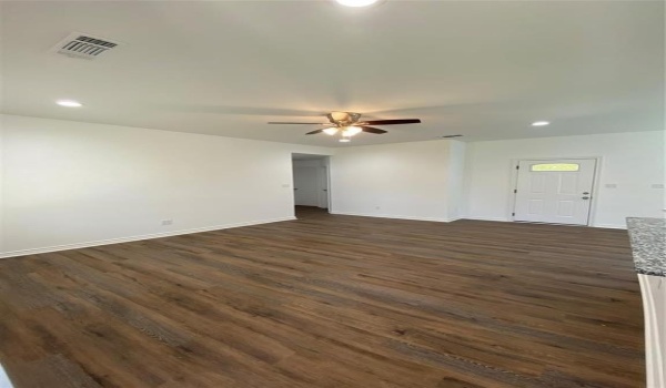 416 E Elm Street, Denison, TX 75021, 4 Bedrooms Bedrooms, ,2 BathroomsBathrooms,Residential Lease,For Rent,416 E Elm Street,20901520
