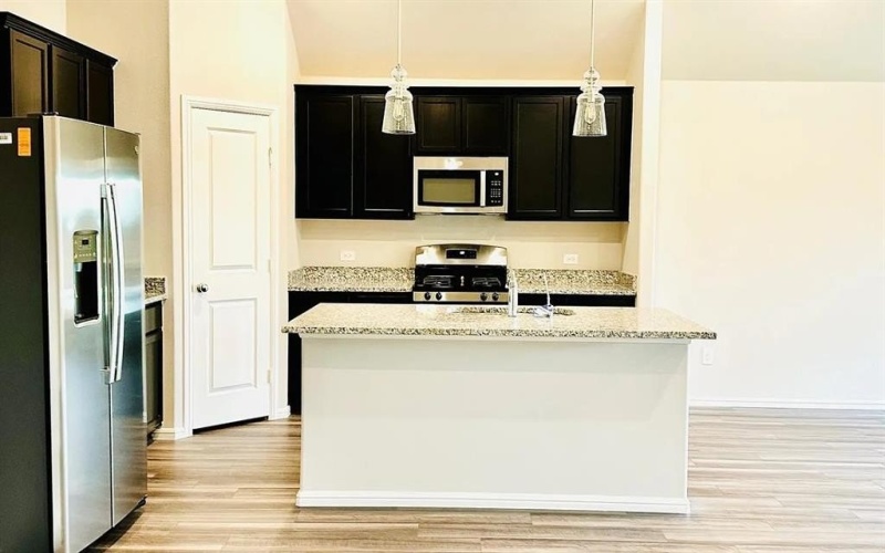 13136 Yellowstone Way, Providence Village, TX 76227, 4 Bedrooms Bedrooms, ,2 BathroomsBathrooms,Residential Lease,For Rent,13136 Yellowstone Way,20901665