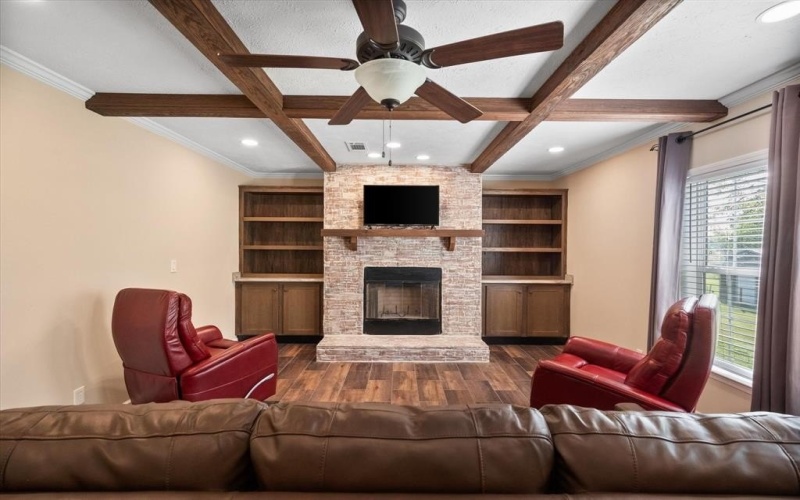1524 SE County Road 3135, Corsicana, TX 75109, 4 Bedrooms Bedrooms, ,2 BathroomsBathrooms,Residential,For Sale,1524 SE County Road 3135,20901745